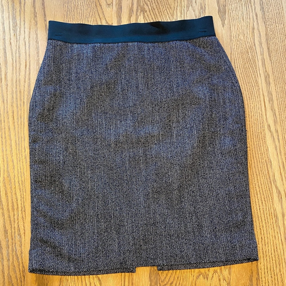 Express. Size 6. Pencil Skirt. 🖤✨